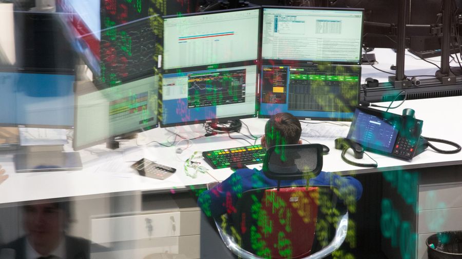 AI investors are snapping up privately held startup shares on marketplaces like EquityZen and Rainmaker; some Anthropic bidders are paying up to a 25% premium